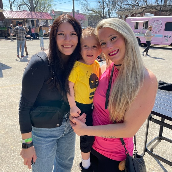 Meet your Posher, Holly - Picture 4 of 16